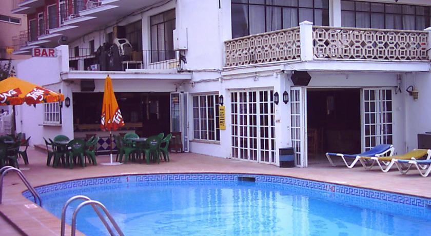 Hotel Teix Торенова Екстериор снимка