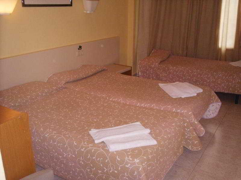Hotel Teix Торенова Екстериор снимка