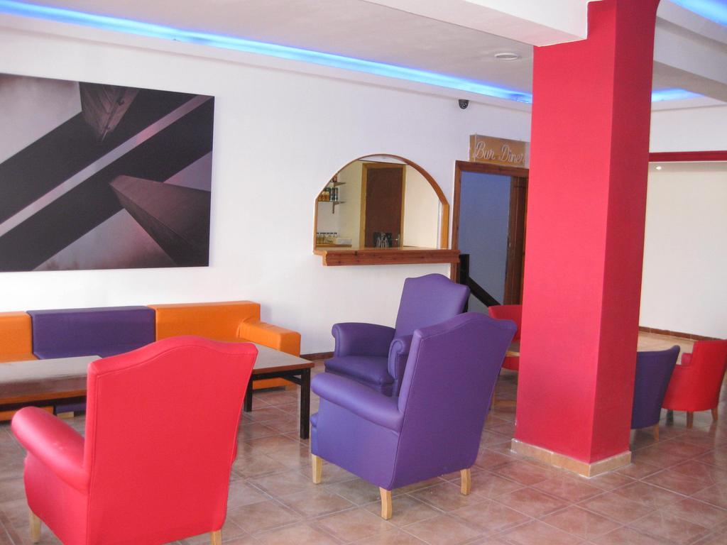 Hotel Teix Торенова Екстериор снимка